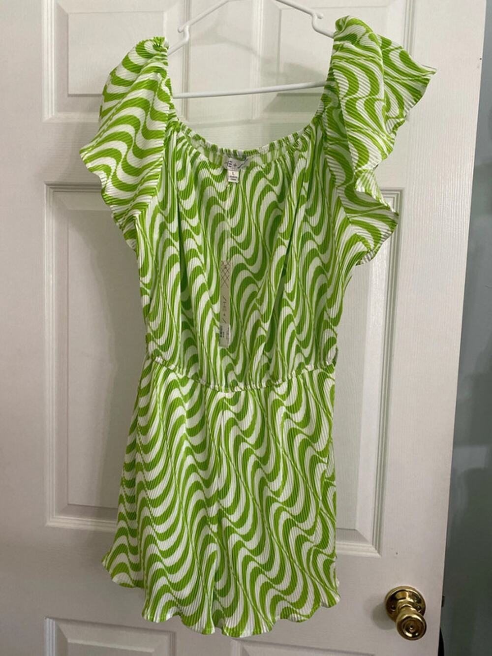 Women’s Lime Green and White Romper size L with flowy sleeves - New with Tags